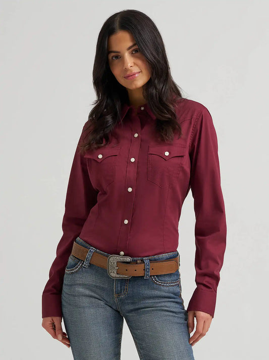 Women's Wrangler Western Button Down Shirt in Windsor Wine