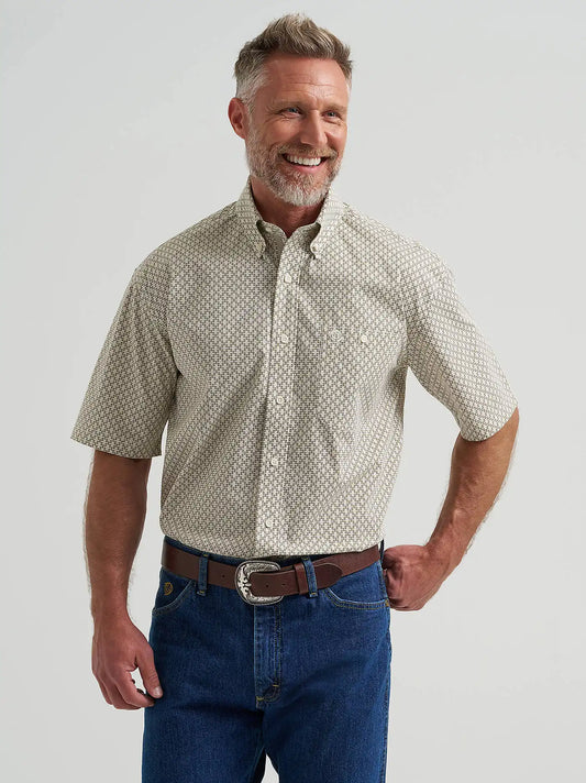 Wrangler® George Strait™ Short Sleeve One Pocket Button Down Shirt in Tea Green