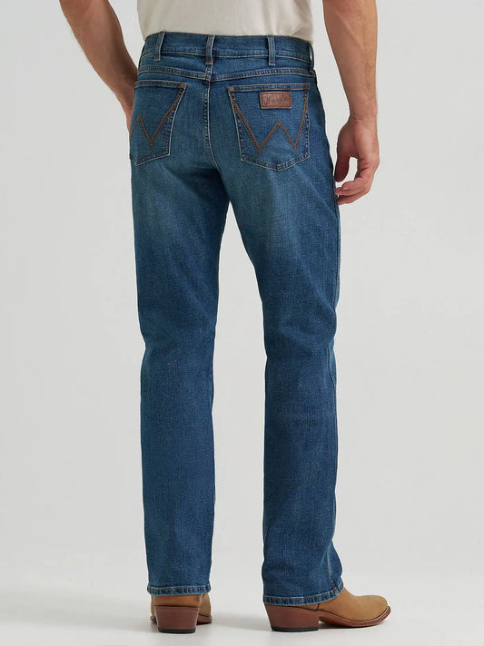 Men's Wrangler Retro® Relaxed Fit Bootcut Jean in Adkins