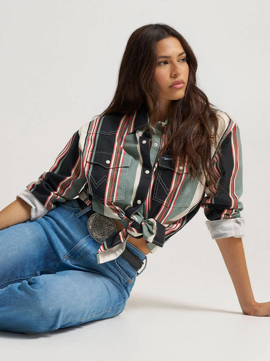 Women's Wrangler Brushpopper Boyfriend Western Snap Shirt in Black Stripe