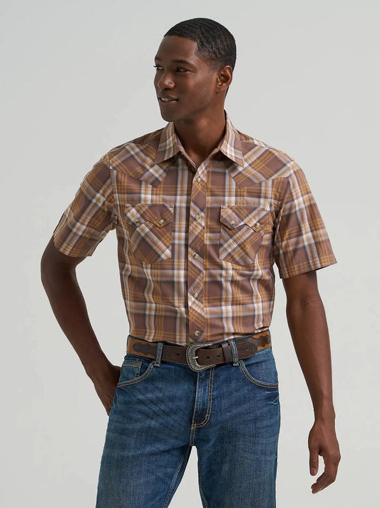 Men's Wrangler Retro® Short Sleeve Sawtooth Pocket Western Snap Shirt in Maple Brown