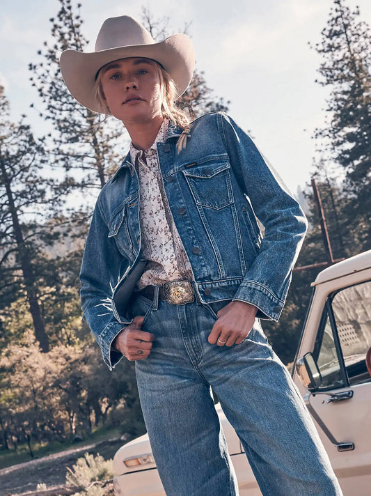 Women's Wrangler Iconic Western Denim Jacket in Light Denim