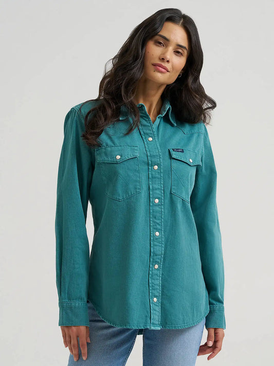 Women's Wrangler Colorwash Iconic Snap Shirt in Turquoise