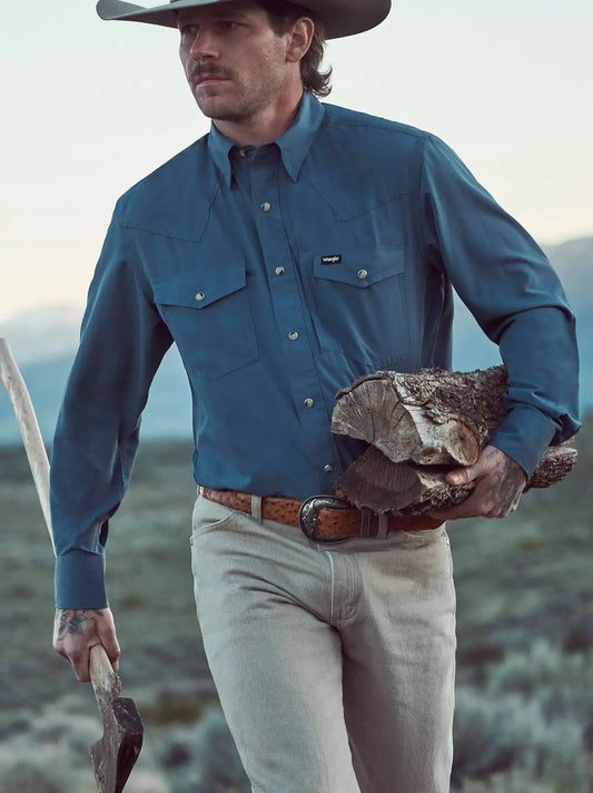Wrangler All Terrain Gear Men's Performance Solid Shirt in Vintage Indigo