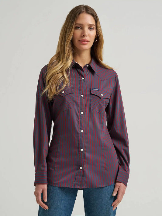 Women's Wrangler Olivia Western Slim Snap Shirt in Burgundy