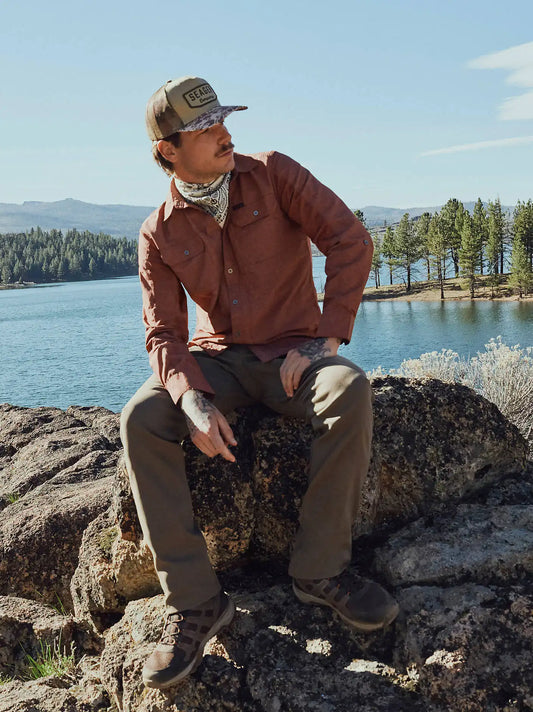 Wrangler ATG™ Men's Mixed Material Shirt in Mahogany