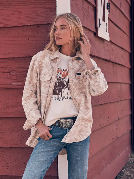 Women's Wrangler Boyfriend Western Snap Shirt in Cream