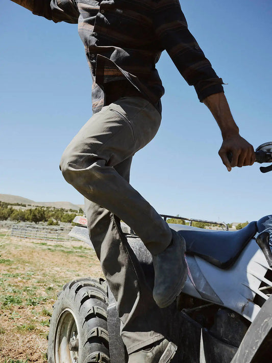 Men's Wrangler® All Terrain Cargo Pant in Asphalt