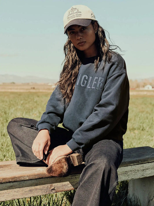 Women's Logo Canyon Crew Pullover in Dark Sapphire