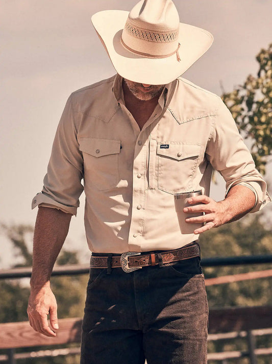 Men's Wrangler Performance Snap Long Sleeve Solid Shirt in Overcast