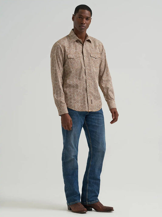 Men's Wrangler Retro® Premium Long Sleeve Western Snap Printed Shirt in Brown Sugar