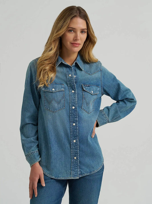 Women's Wrangler Iconic Western Snap Denim Shirt in Tinted Denim