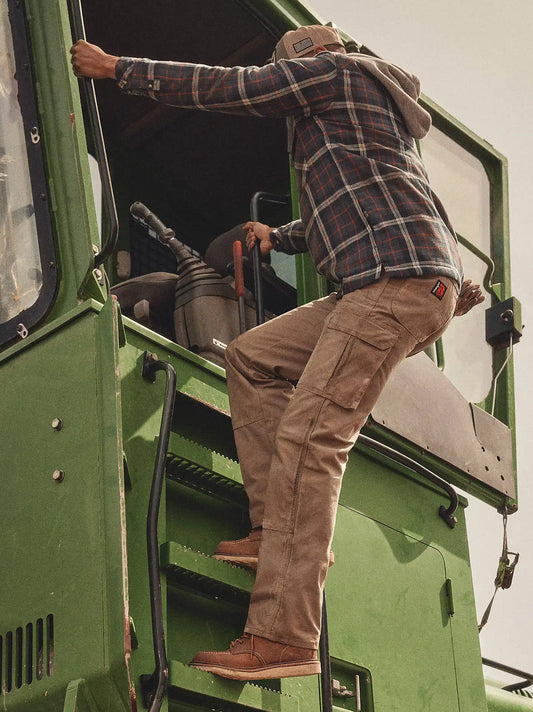 Wrangler® RIGGS Workwear® Ripstop Ranger Cargo Pant in Bark