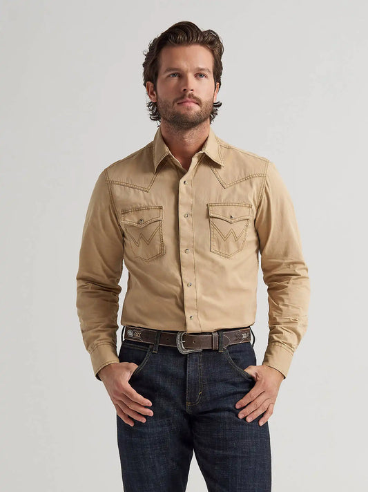 Men's Wrangler® Contrast Trim Western Two Snap Flap Pocket Shirt in Tan