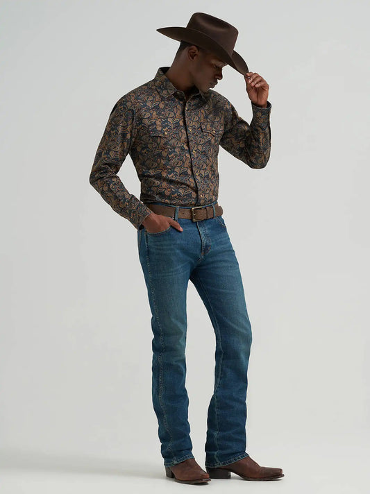 Men's Wrangler Retro® Slim Fit Bootcut Jean in Dutton