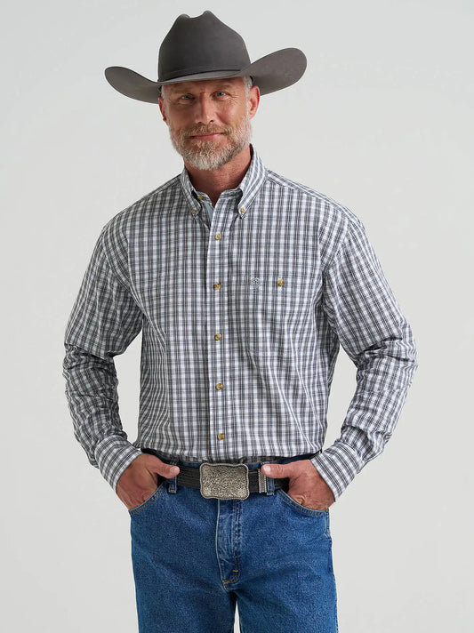 Wrangler® George Strait™ Long Sleeve Button Down One Pocket Shirt in Inky Plaid