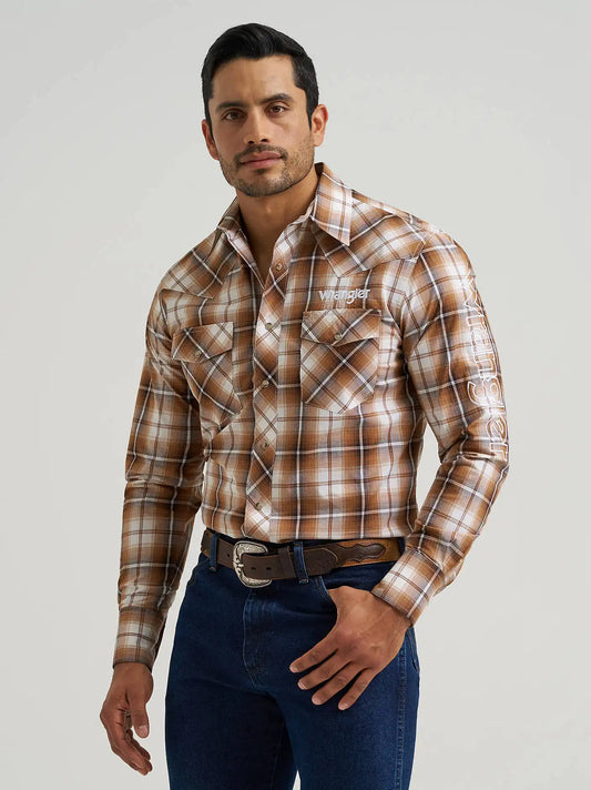 Men's Wrangler® Logo Long Sleeve Western Snap Shirt in Sand