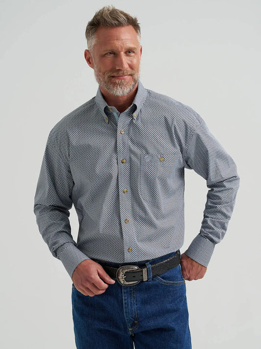 Wrangler® George Strait™ Long Sleeve Button Down One Pocket Shirt in Steely Blue Circlet