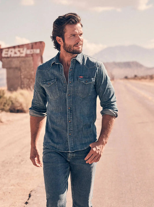 Men's Denim Western Snap Shirt in Trail Wash
