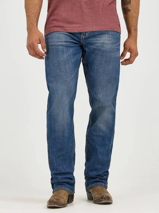 Men's Wrangler Retro® Slim Fit Straight Leg Jean in Cottonwood