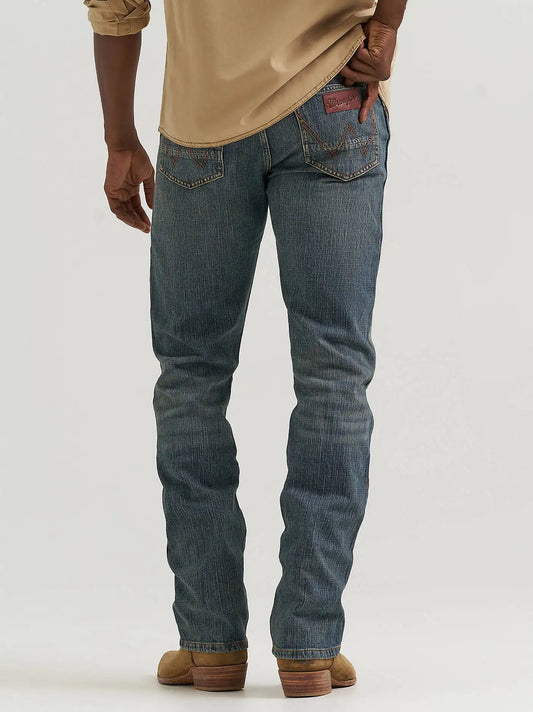 Men's Wrangler Retro® Slim Fit Straight Leg Jean in Dark Knight Stretch
