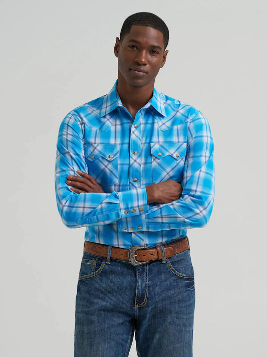 Men's Wrangler Retro® Long Sleeve Sawtooth Snap Pocket Western Shirt in Everblue
