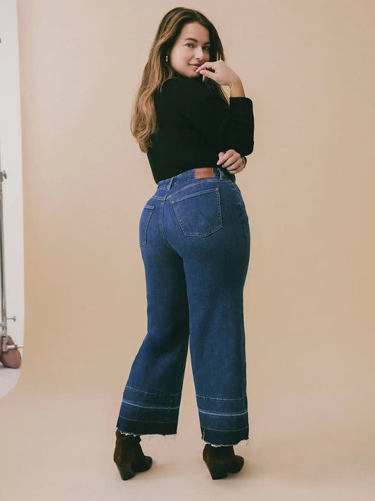 Women's Wrangler BESPOKE Wide Leg Crop Jean in Leanna