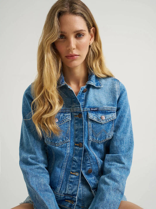 Women's Wrangler Iconic Western Denim Jacket in Light Denim