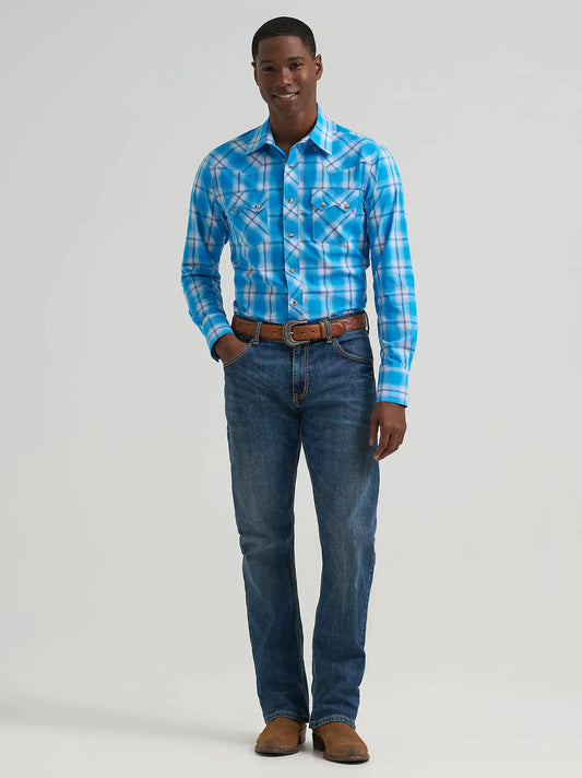 Men's Wrangler Retro® Long Sleeve Sawtooth Snap Pocket Western Shirt in Everblue
