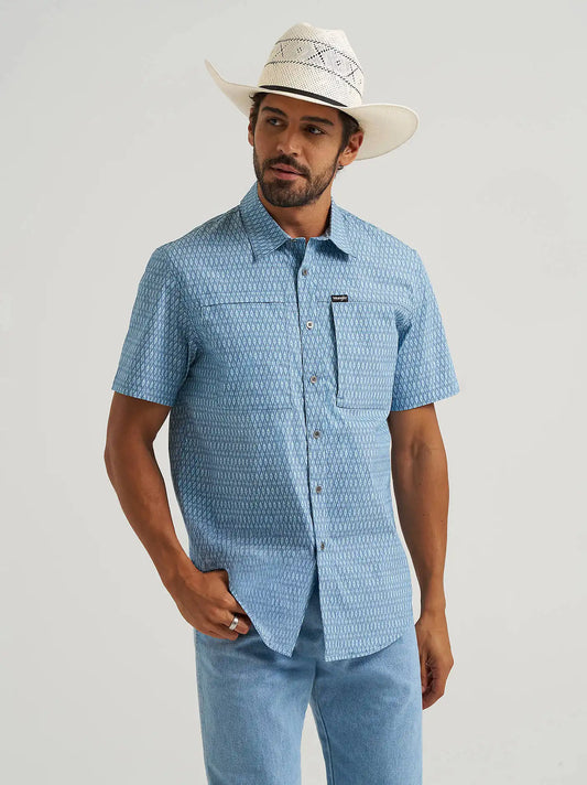 Wrangler All Terrain Gear Men's Hike Shirt in Ombre Blue