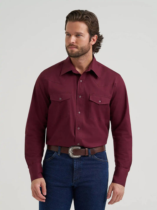Wrangler® Long Sleeve Solid Broadcloth Western Snap Shirt in Burgundy