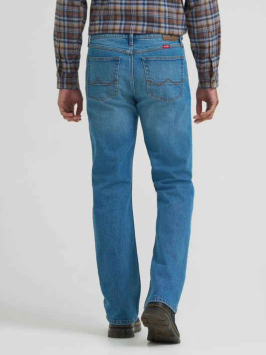 Men's Free To Stretch™ Straight Fit Jean in Finnias