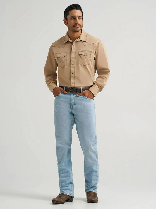 Men's Wrangler Retro® Relaxed Fit Bootcut Jean in Grant