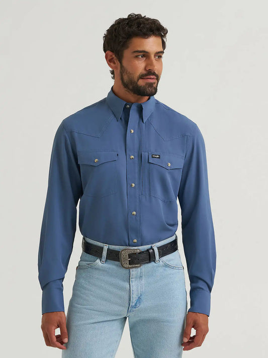 Wrangler All Terrain Gear Men's Performance Solid Shirt in Vintage Indigo