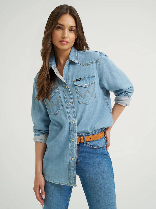 Women's Boyfriend Denim Shirt in Glacier Blue