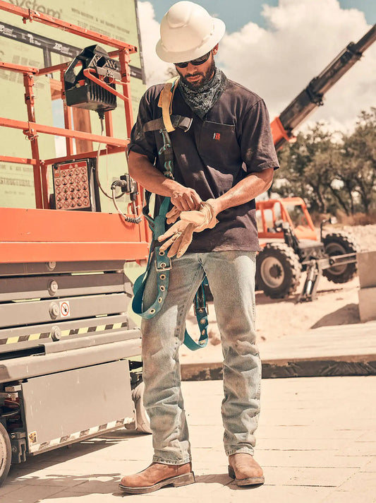 Wrangler Rugged Wear® Classic Fit Jean in Rough Wash