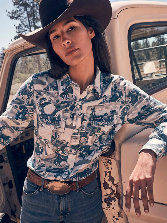 Women's Reverie Vintage Fit Western Snap Shirt in Blue