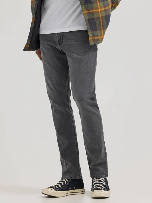 Men's Unlimited Comfort Flex Waist Tapered Jean in Ronnie