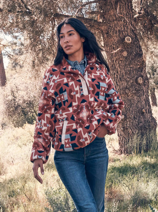 Women's Wrangler Big Sky Sherpa Snap Pullover in Sunbaked Geo