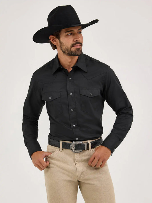 Wrangler® Western Snap Shirt - Long Sleeve Solid Broadcloth in Black