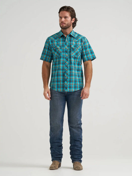 Men's Wrangler Retro® Short Sleeve Sawtooth Pocket Western Snap Shirt in Lagoon