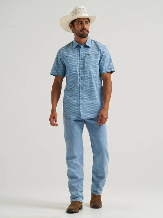 Wrangler All Terrain Gear Men's Hike Shirt in Ombre Blue