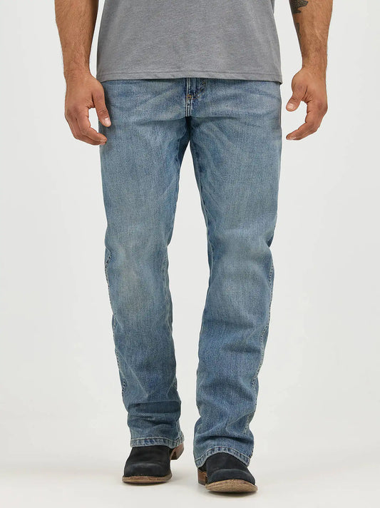 Men's Wrangler Retro® Relaxed Fit Bootcut Jean in Greeley