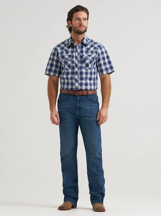 Men's Wrangler Retro® Short Sleeve Sawtooth Pocket Western Snap Shirt in Frosted Navy