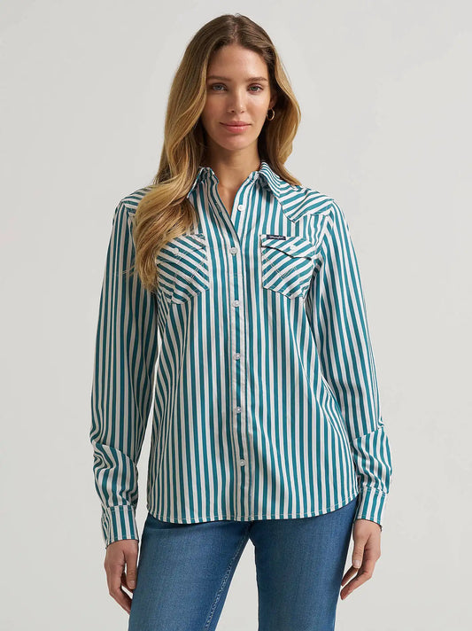 Women's Wrangler Aria Performance Shirt in Green