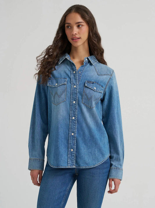 Women's Wrangler Iconic Western Snap Denim Shirt in Light Denim
